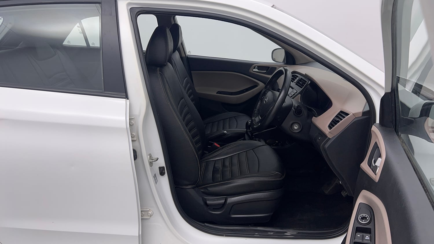 Used 2019 Hyundai Elite i20 Magna Plus 1.2 Petrol Manual interior RIGHT SIDE FRONT DOOR CABIN VIEW