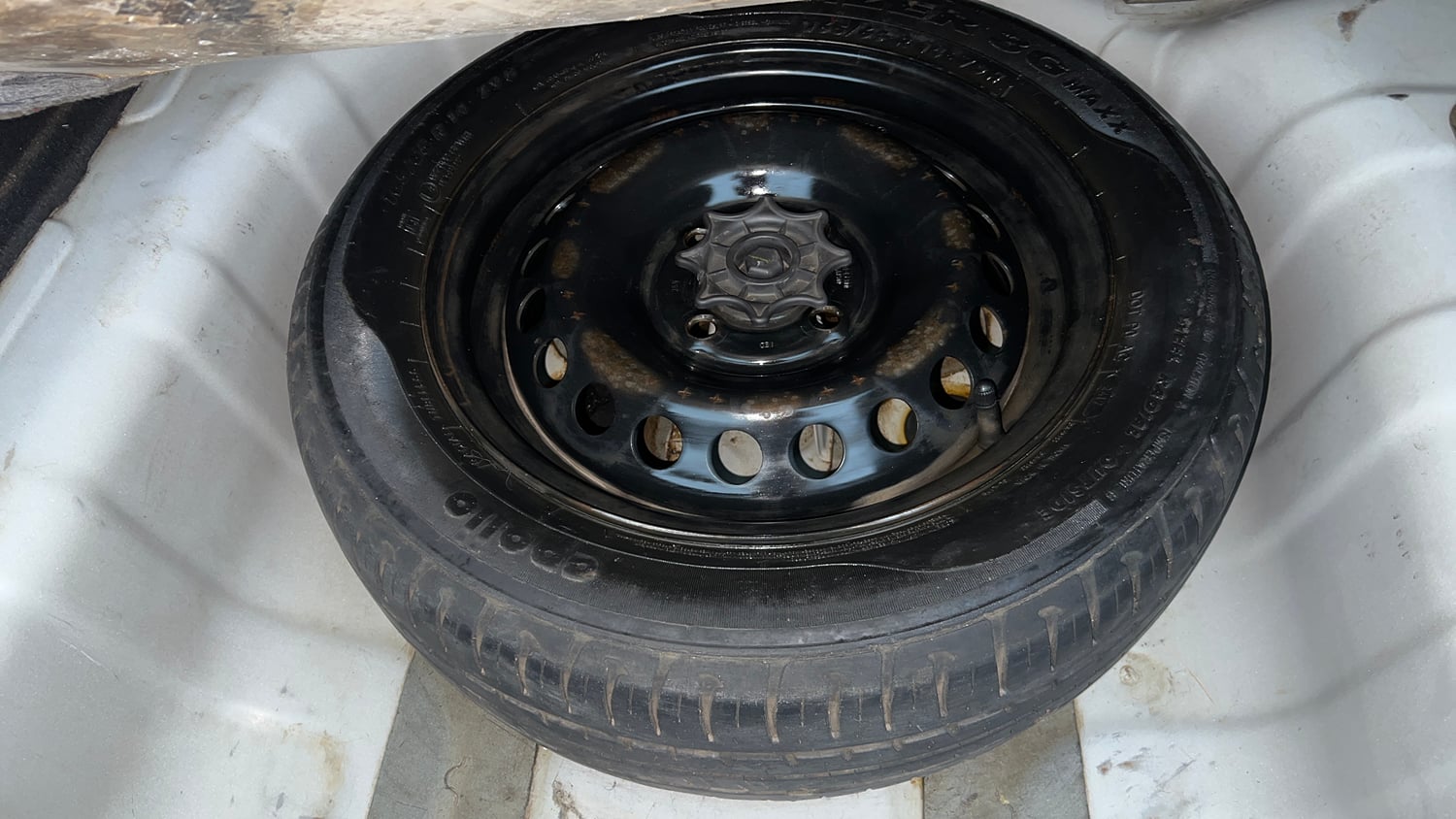Used 2016 Hyundai Xcent S 1.2 Petrol Manual tyres SPARE TYRE VIEW