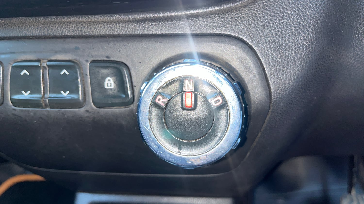 Used 2018 Renault Kwid 1.0 RXT AMT Petrol Automatic interior GEAR  KNOB VIEW