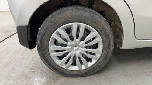 Used 2015 Maruti Suzuki Celerio VXi AMT Petrol Automatic tyres RIGHT REAR TYRE RIM VIEW
