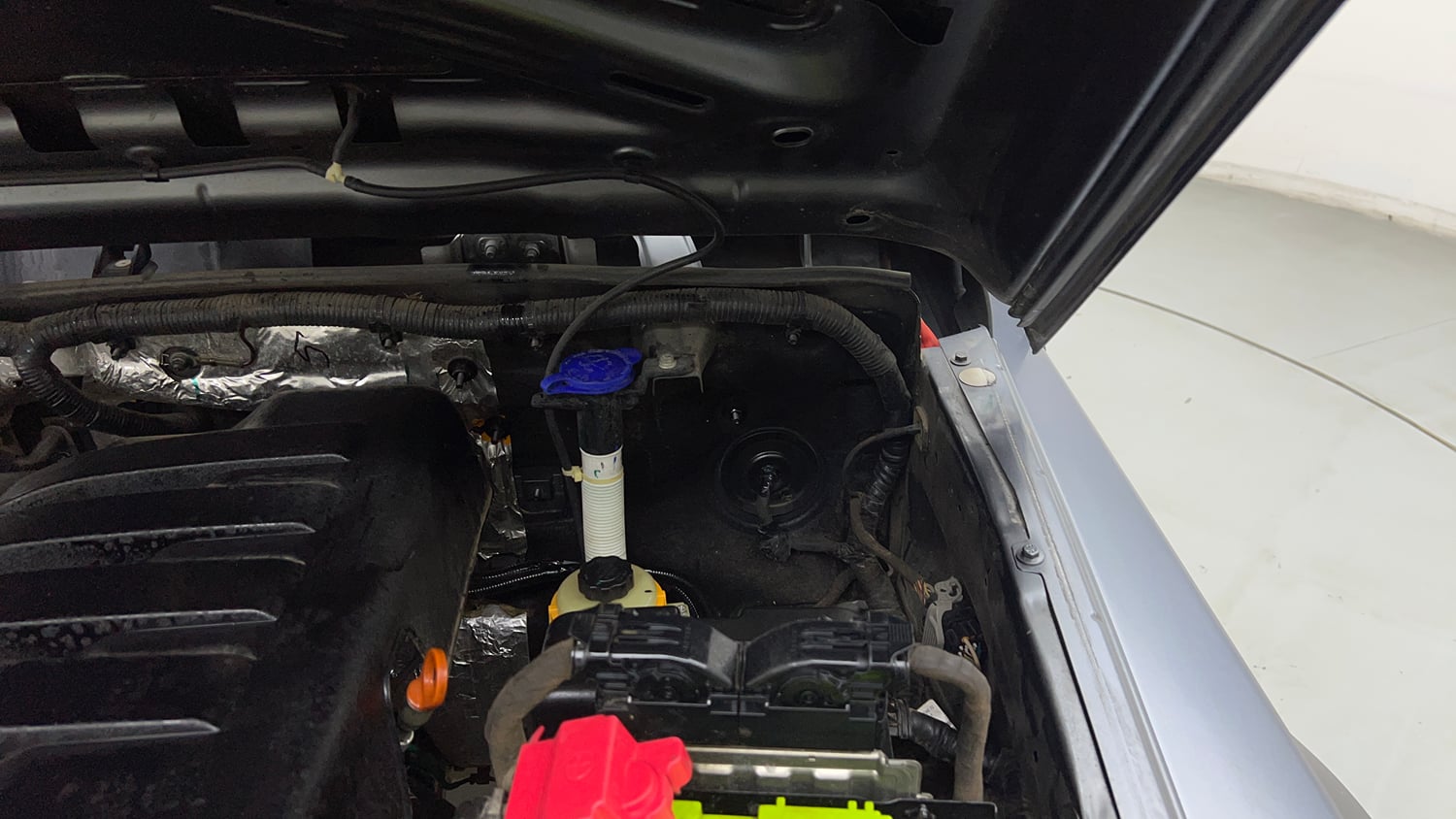 Used 2022 mahindra Thar LX Hard Top Petrol AT 4WD Petrol Automatic engine ENGINE LEFT SIDE HINGE & APRON VIEW