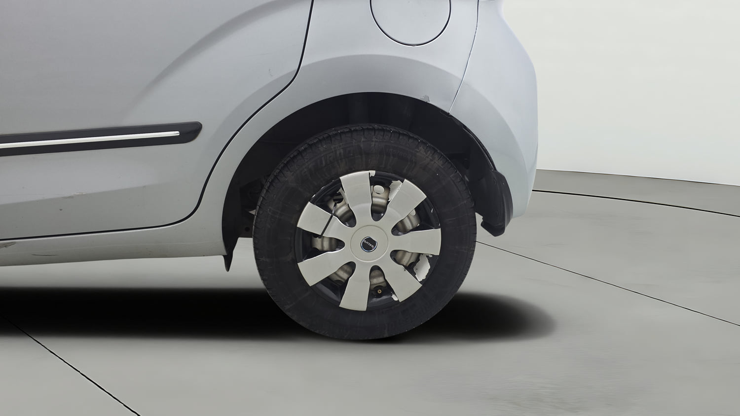 Used 2019 Hyundai Santro Magna Petrol Manual tyres LEFT REAR TYRE RIM VIEW