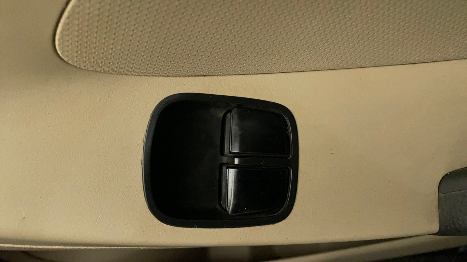 Used 2016 Hyundai Eon Era + Petrol Manual top_features Power windows