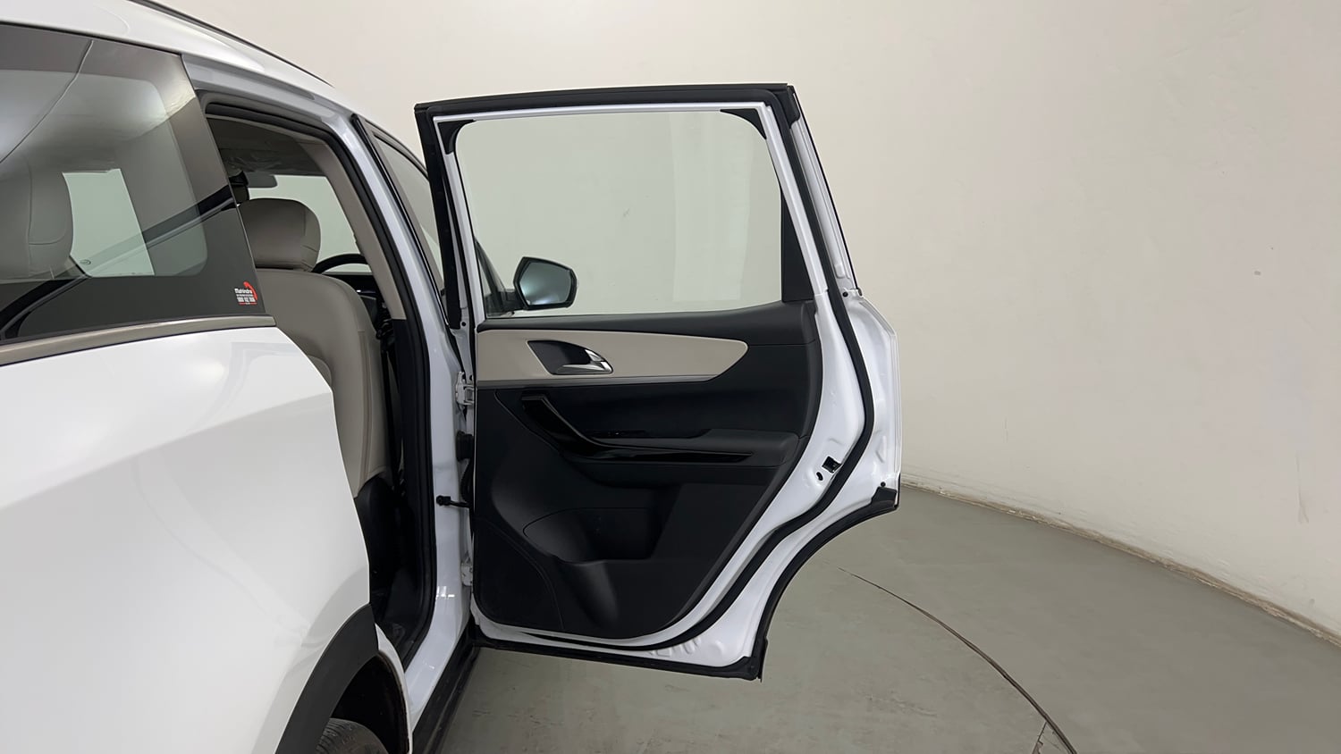 Used 2024 Mahindra XUV700 AX7 Luxury Pack Petrol AT 7 STR Petrol Automatic interior RIGHT REAR DOOR OPEN VIEW