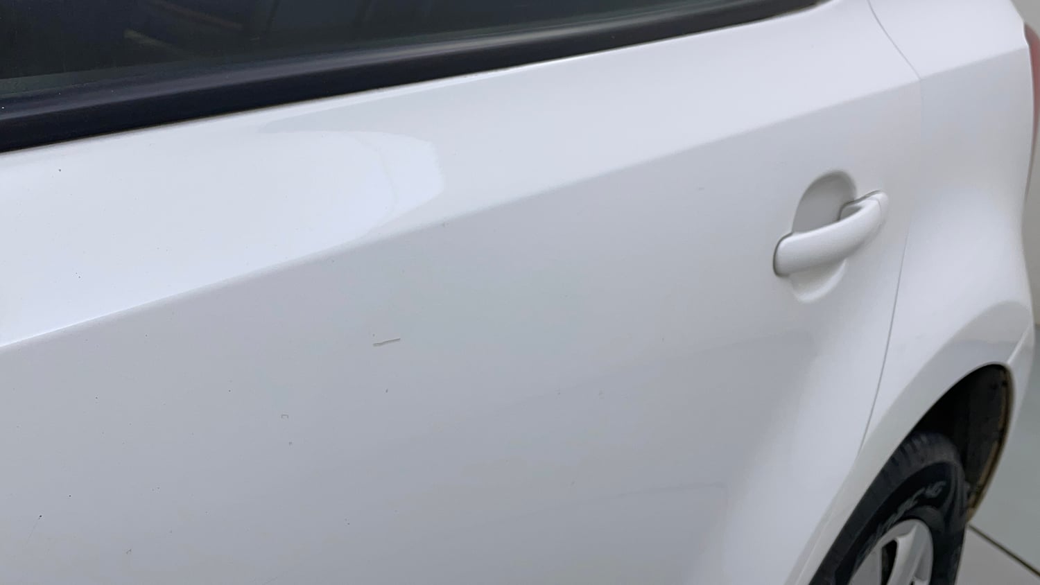 Used 2015 Volkswagen Polo Trendline 1.2L (P) Petrol Manual dents MINOR SCRATCH