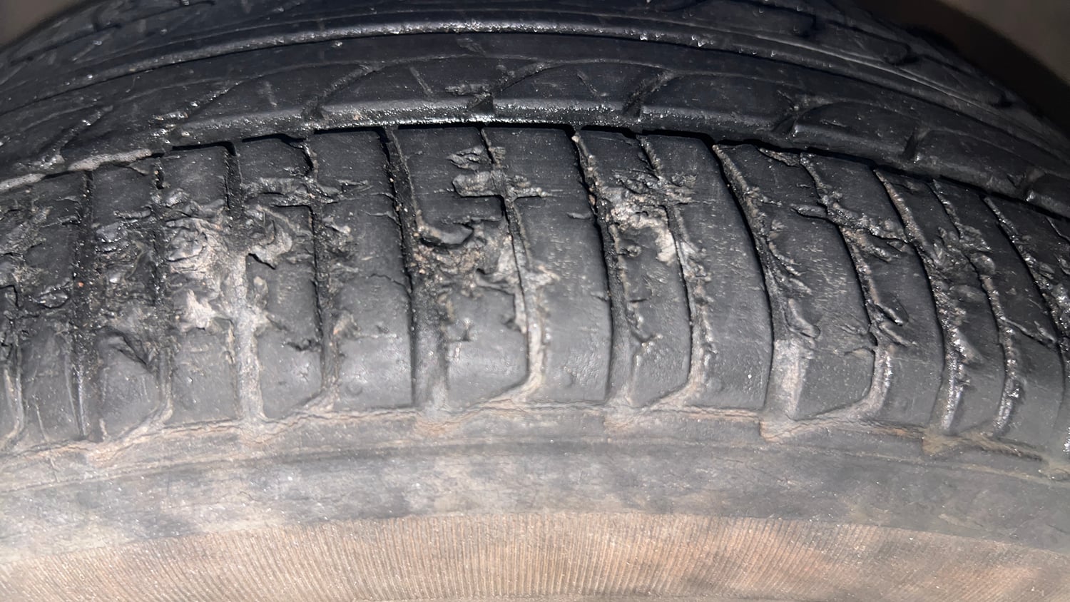 Used 2022 Tata Tiago XZA Plus Petrol Automatic tyres RIGHT FRONT TYRE TREAD VIEW