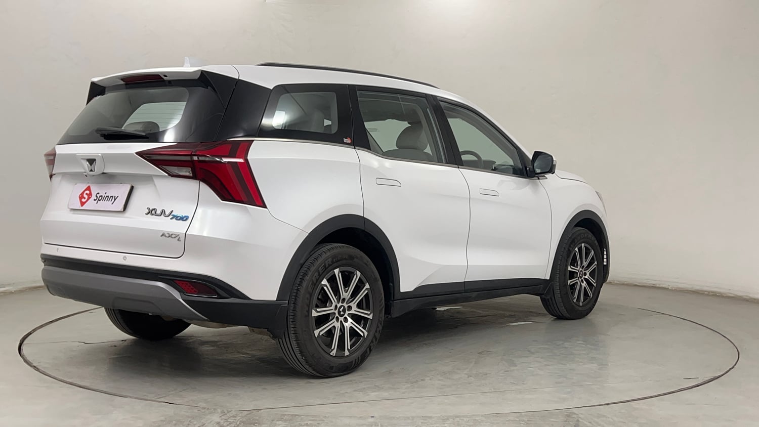 Used 2024 Mahindra XUV700 AX7 Luxury Pack Petrol AT 7 STR Petrol Automatic exterior RIGHT REAR CORNER VIEW