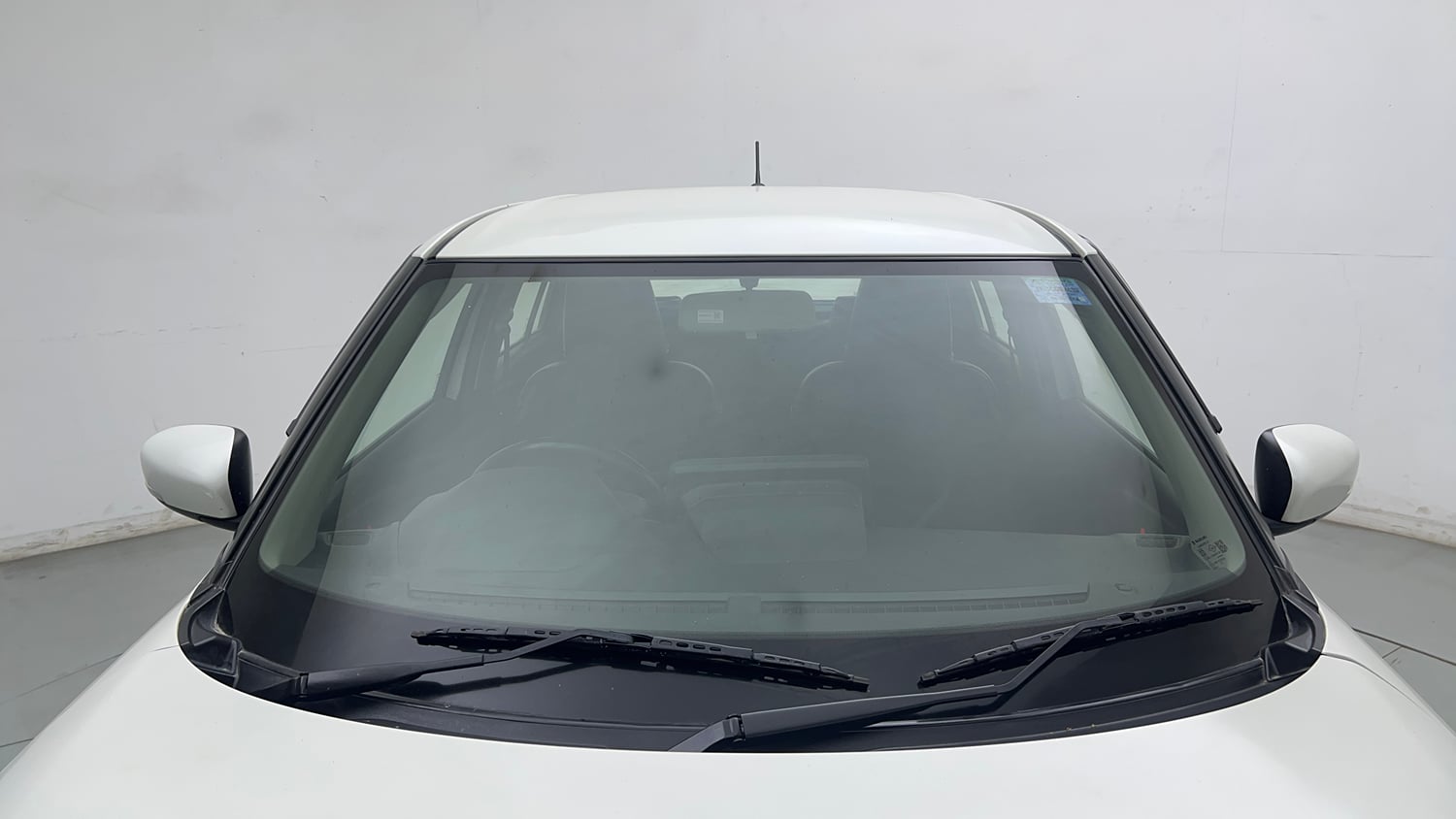 Used 2024 Maruti Suzuki Swift VXi (O) AMT Petrol Automatic exterior FRONT WINDSHIELD VIEW