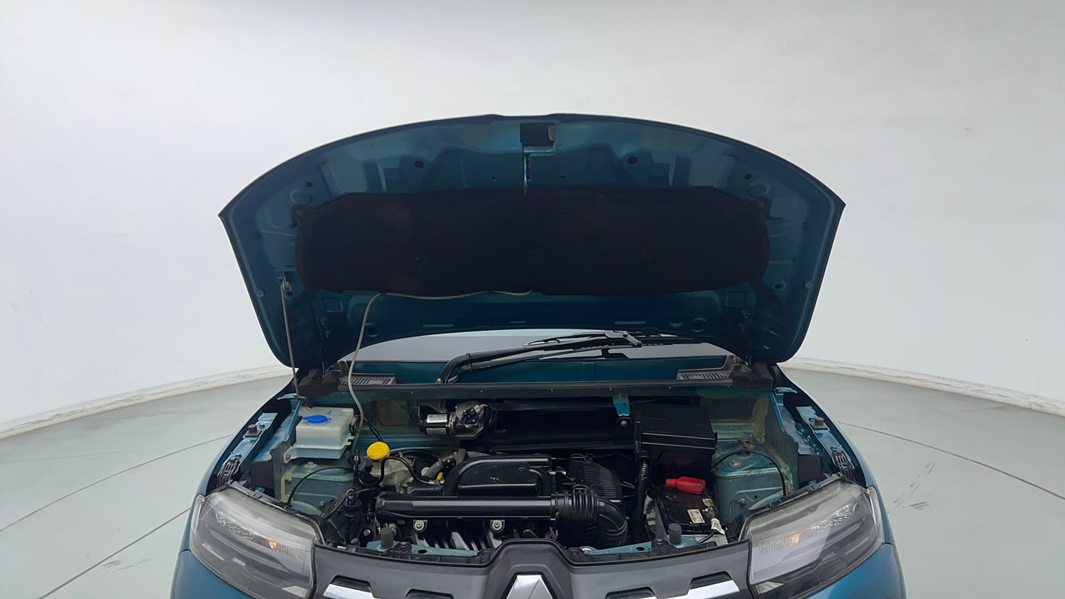 Used 2025 Renault Kwid CLIMBER 1.0 MT Petrol Manual engine ENGINE & BONNET OPEN FRONT VIEW