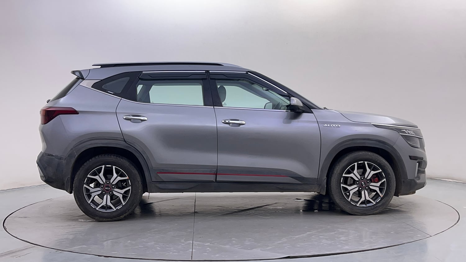 Used 2020 Kia Seltos GTX Plus AT 1.5 Diesel Diesel Automatic exterior RIGHT SIDE VIEW