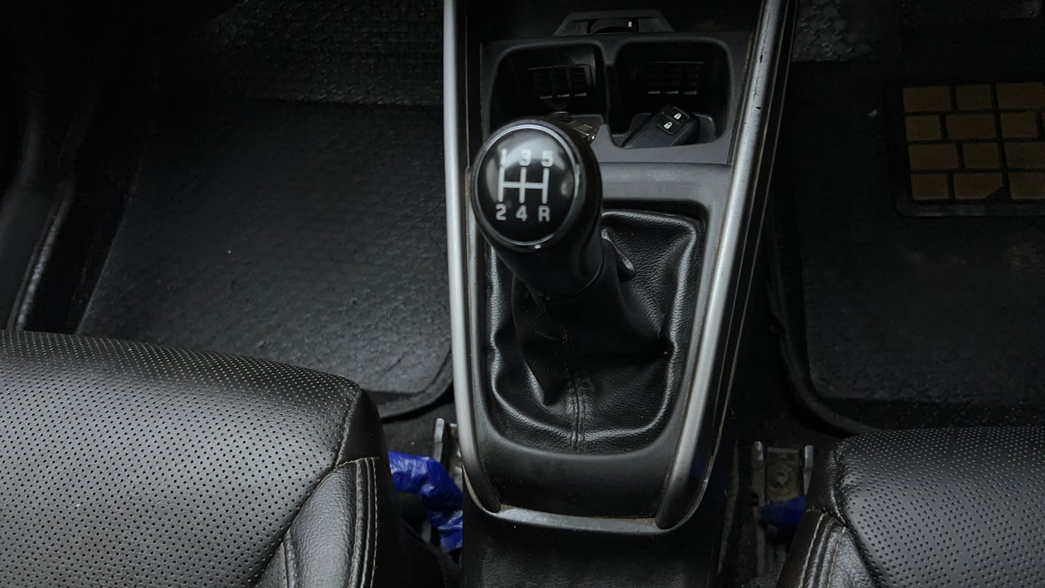 Used 2022 Maruti Suzuki XL6 Alpha Plus MT Petrol Petrol Manual interior GEAR  KNOB VIEW