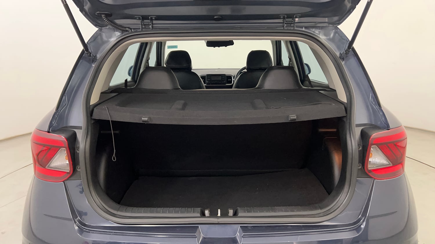 Used 2020 Hyundai Venue S 1.0 Turbo Petrol Manual interior DICKY INSIDE VIEW