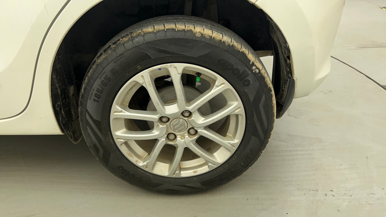 Used 2019 Maruti Suzuki Swift ZXi Petrol Manual tyres LEFT REAR TYRE RIM VIEW