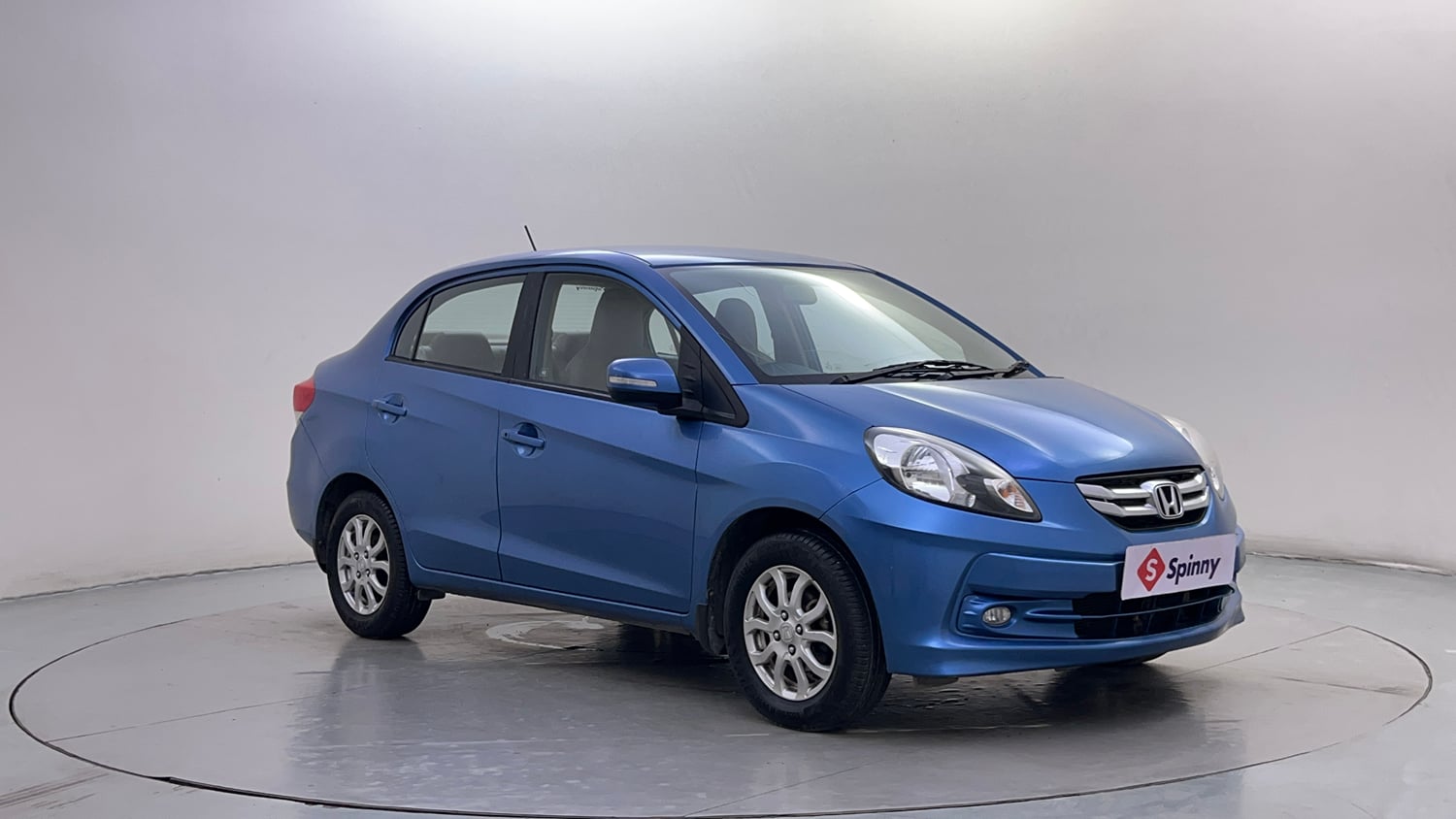 Used 2013 Honda Amaze 1.2 VX AT i-VTEC Petrol Automatic exterior RIGHT FRONT CORNER VIEW