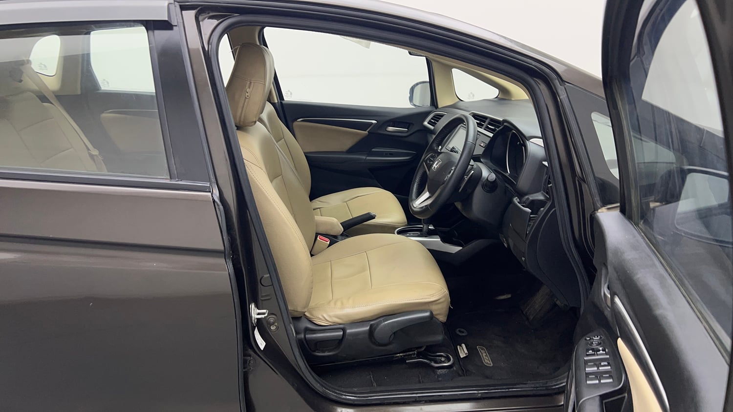 Used 2022 Honda Jazz ZX CVT Petrol Automatic interior RIGHT SIDE FRONT DOOR CABIN VIEW
