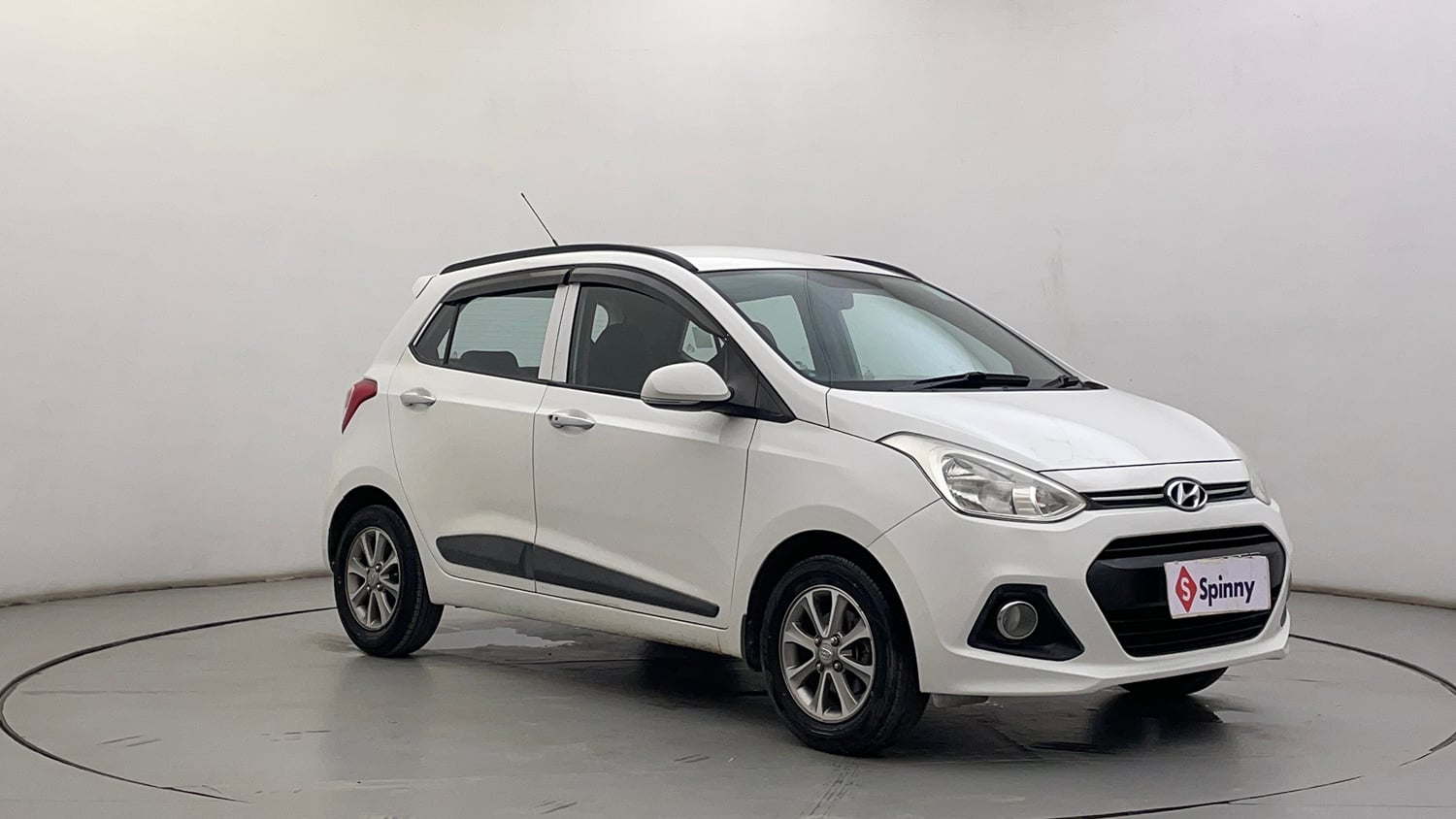 Used 2016 Hyundai Grand i10 Asta 1.2 Kappa VTVT Petrol Manual exterior RIGHT FRONT CORNER VIEW