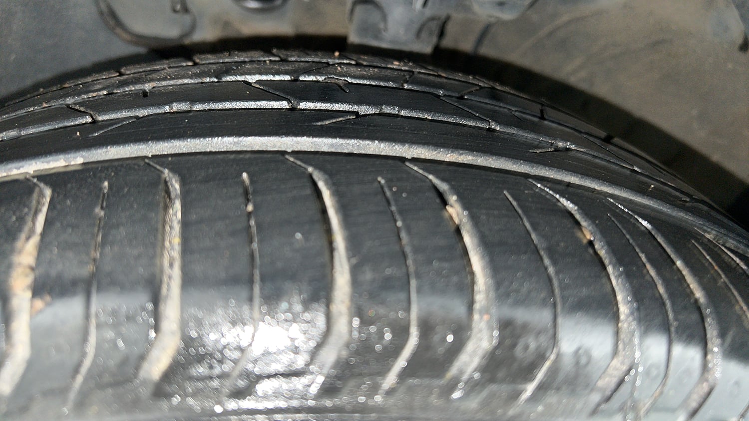 Used 2023 Hyundai Verna SX 1.5 Petrol MT Petrol Manual tyres LEFT FRONT TYRE TREAD VIEW
