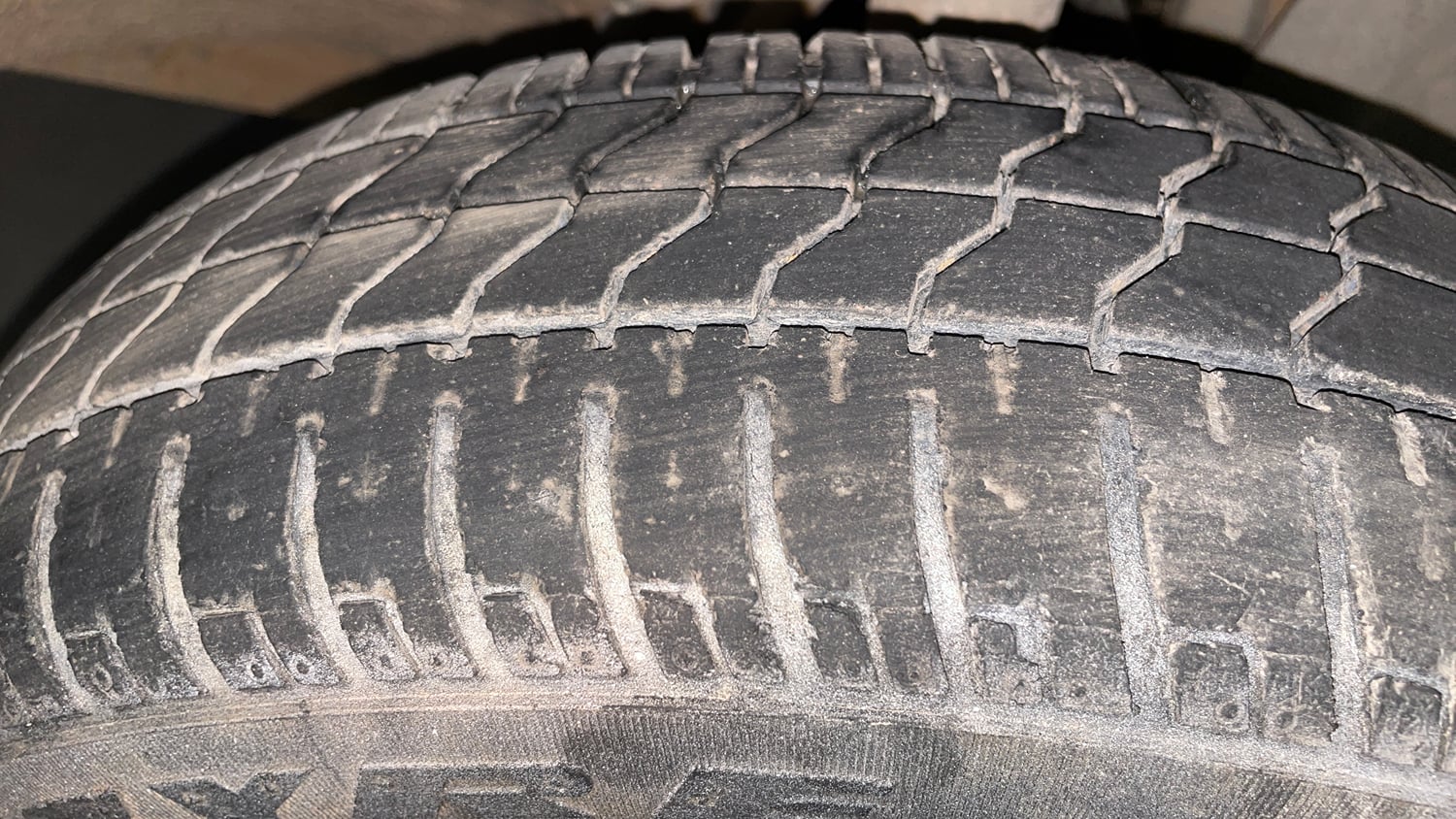 Used 2015 Tata Nano Twist XTA Petrol Automatic tyres RIGHT FRONT TYRE TREAD VIEW