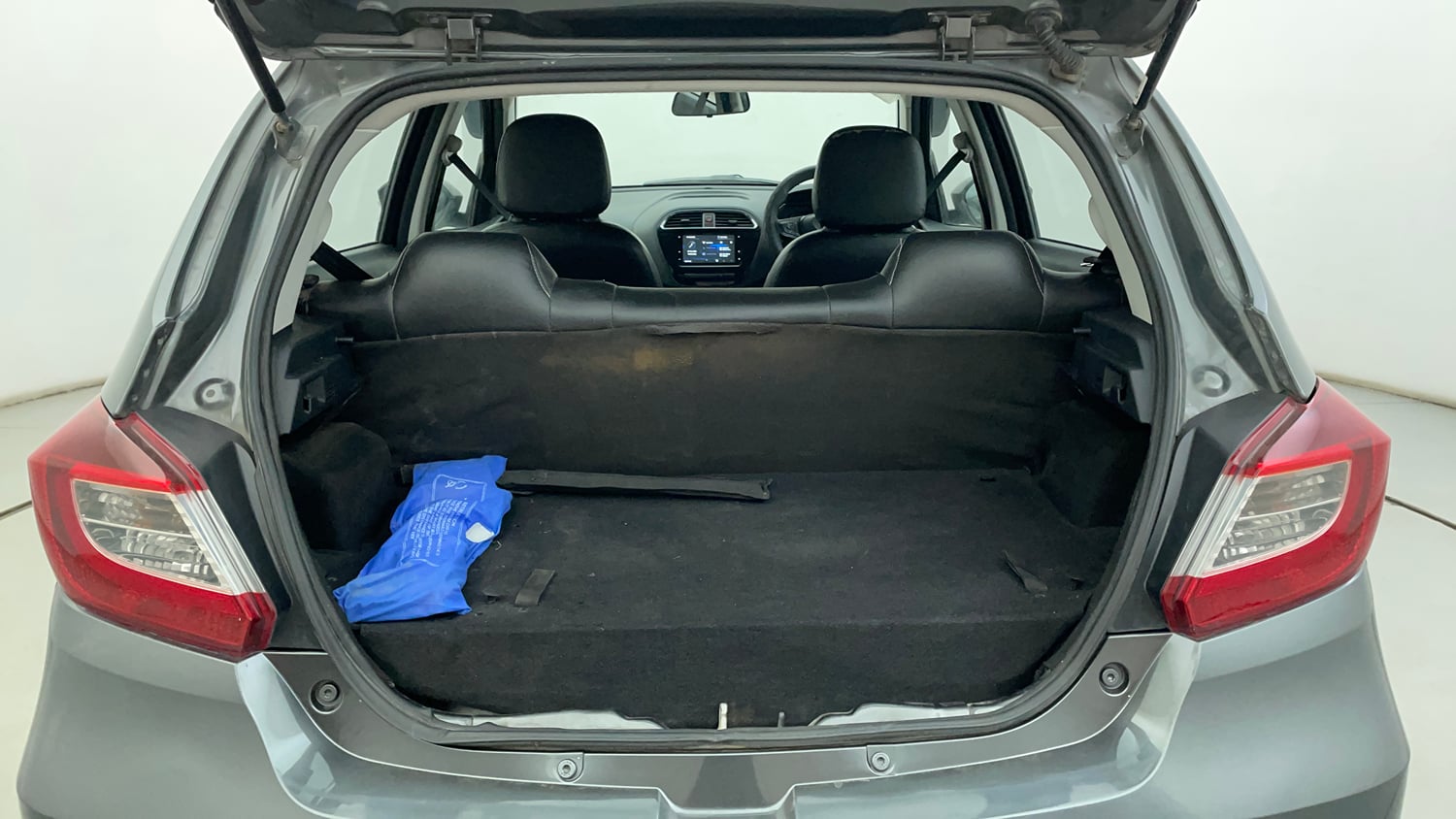 Used 2024 Tata Tiago XT Rhythm iCNG Cng Manual interior DICKY INSIDE VIEW