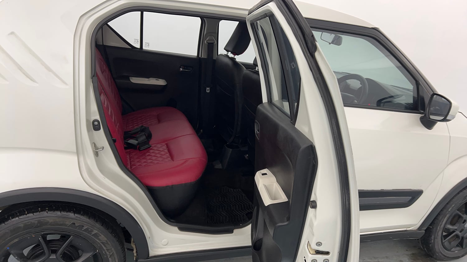 Used 2017 Maruti Suzuki Ignis Zeta 1.2 MT Petrol Manual interior RIGHT SIDE REAR DOOR CABIN VIEW