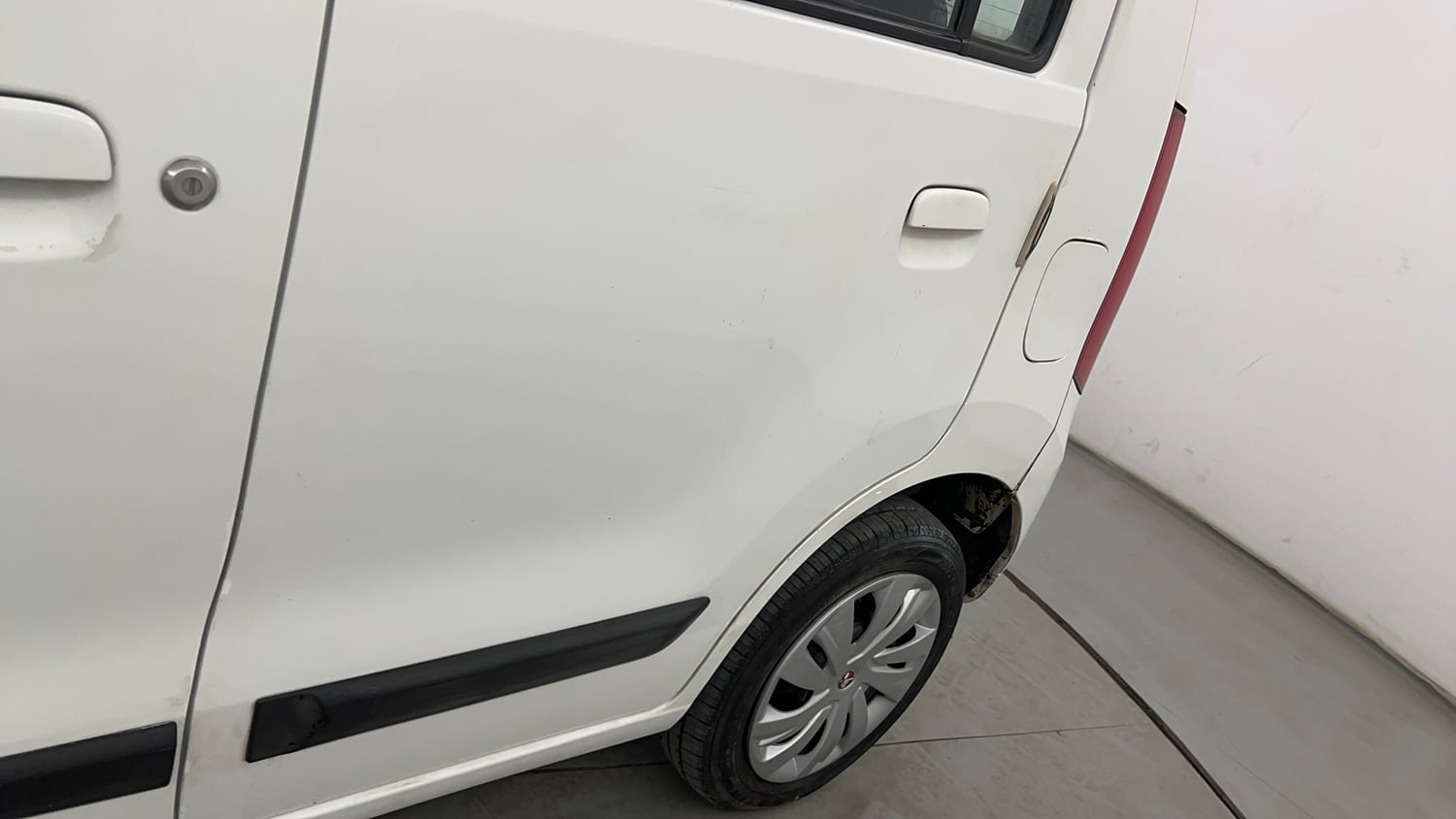 Used 2012 Maruti Suzuki Wagon R 1.0 VXi Petrol Manual dents MINOR DENT