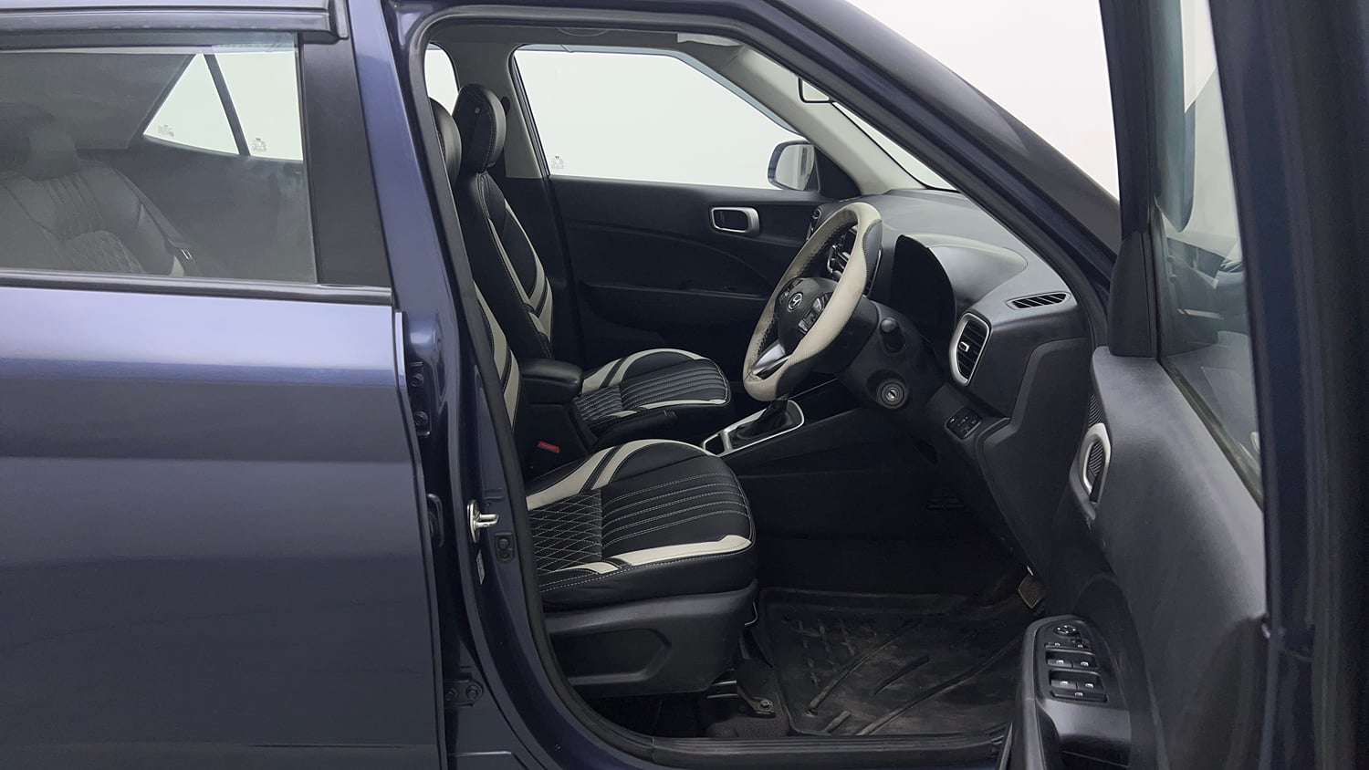 Used 2019 hyundai Venue S 1.0 AT Turbo Petrol Petrol Automatic interior RIGHT SIDE FRONT DOOR CABIN VIEW