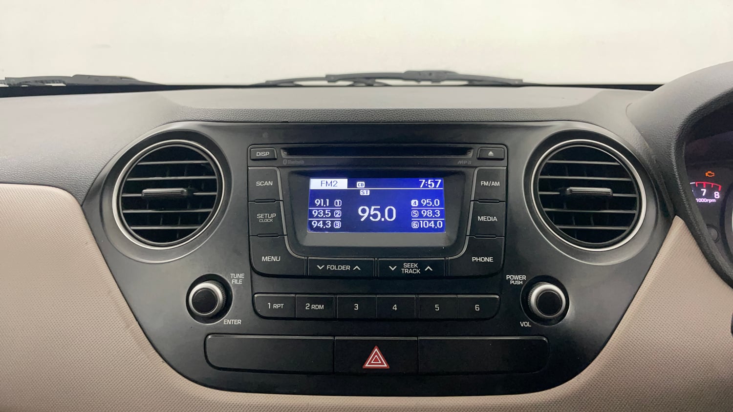 Used 2016 Hyundai Grand i10 Sportz 1.2 Kappa VTVT Petrol Manual top_features Integrated (in-dash) music system