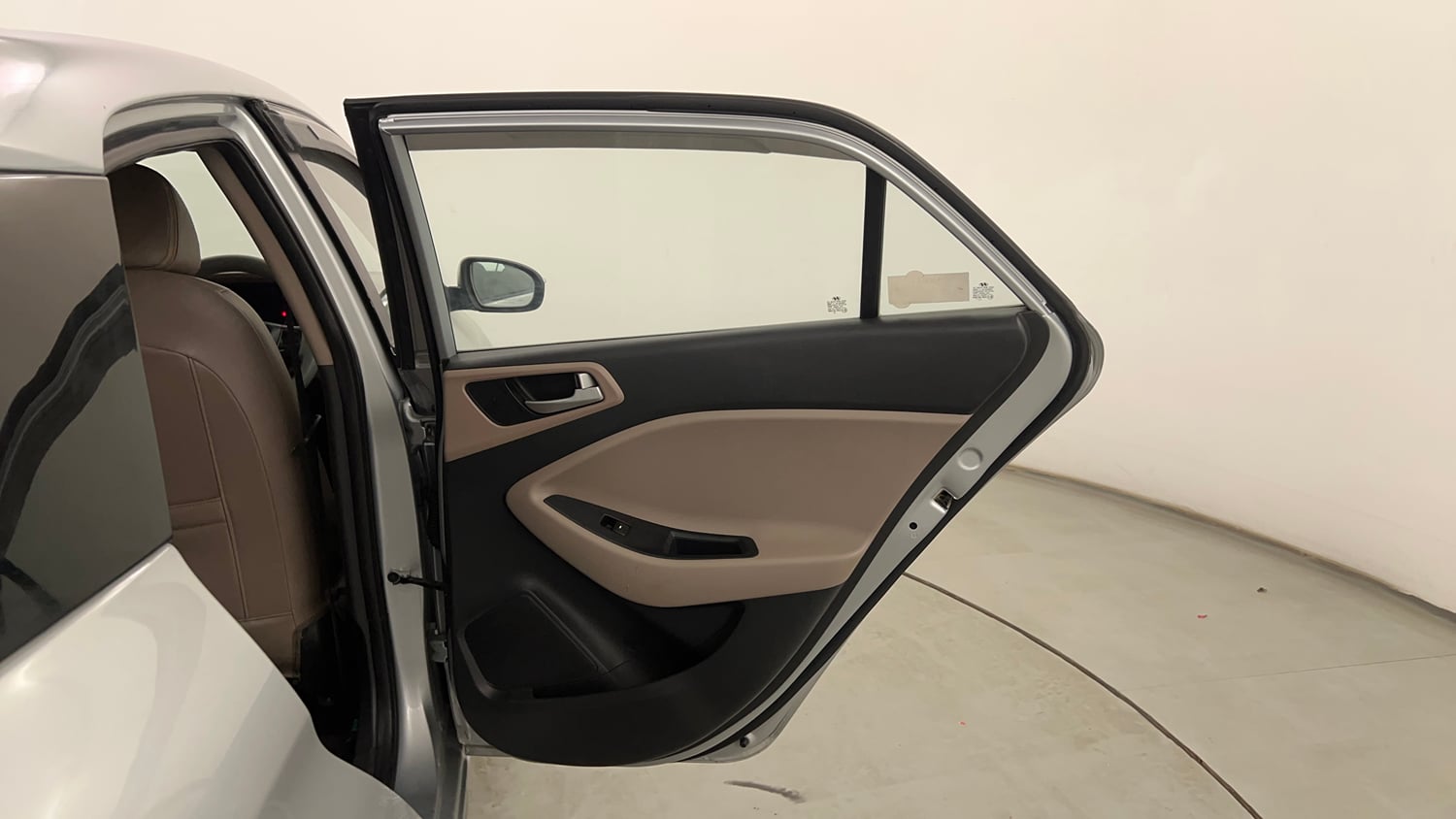 Used 2020 Hyundai Elite i20 Sportz Plus 1.2 Petrol Manual interior RIGHT REAR DOOR OPEN VIEW