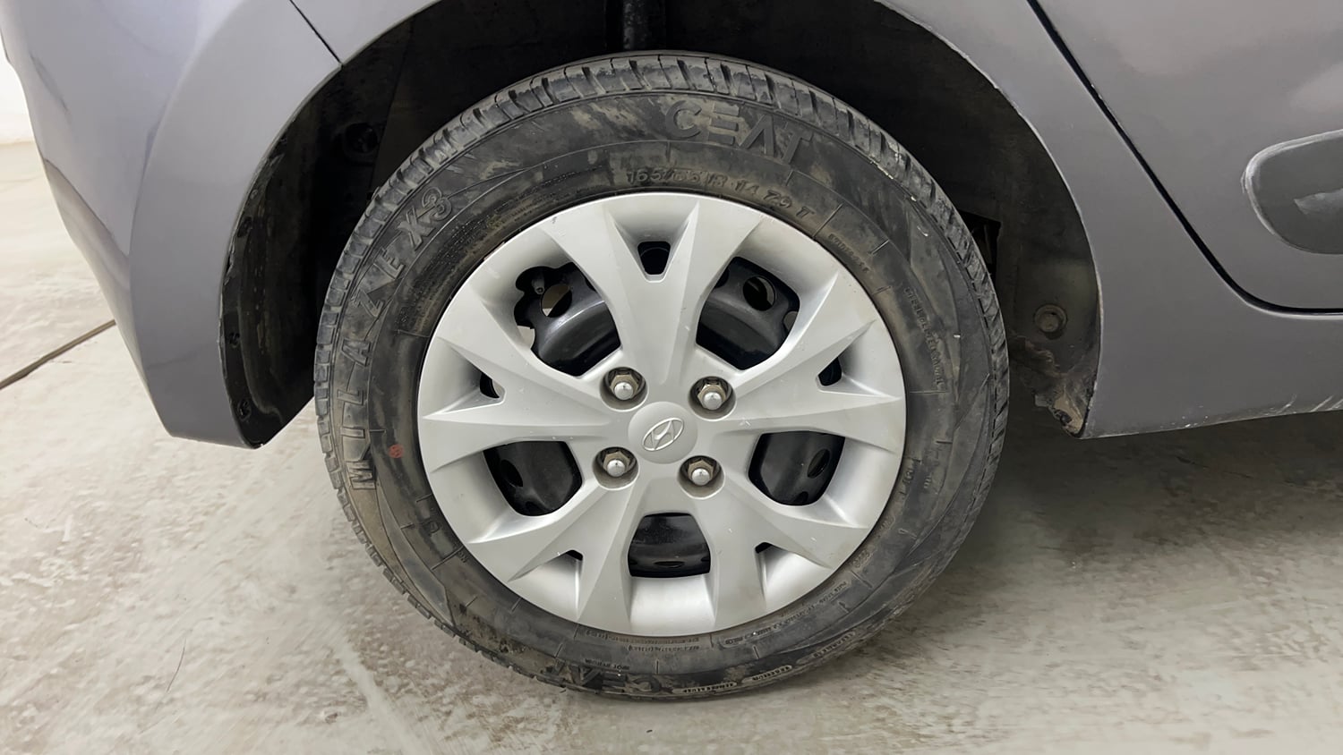 Used 2016 Hyundai Grand i10 Sportz 1.2 Kappa VTVT Petrol Manual tyres RIGHT REAR TYRE RIM VIEW