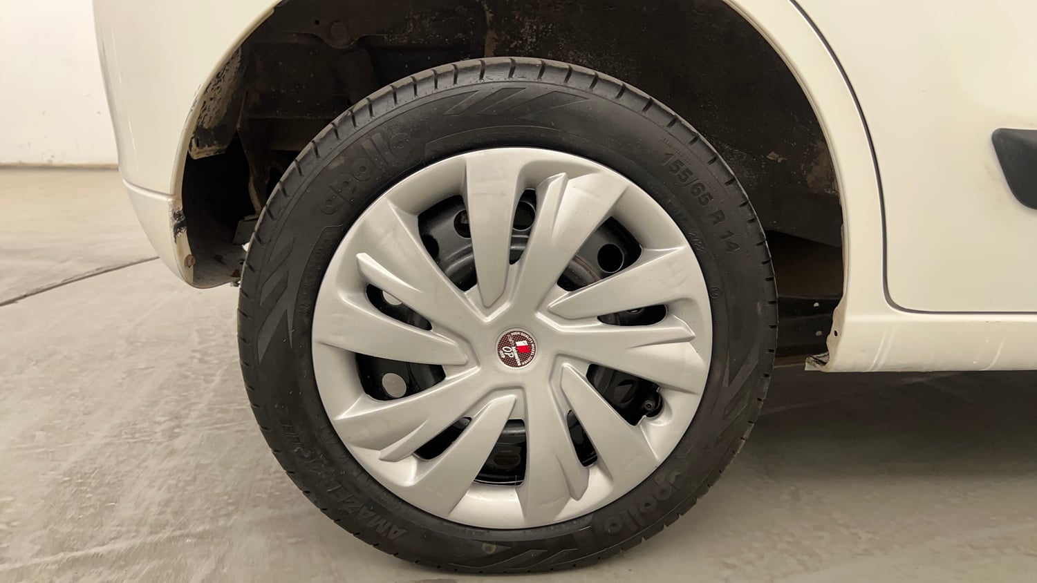 Used 2012 Maruti Suzuki Wagon R 1.0 VXi Petrol Manual tyres RIGHT REAR TYRE RIM VIEW