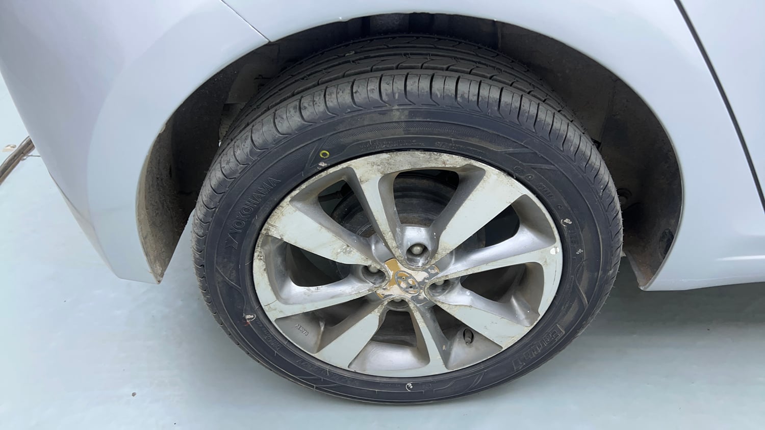 Used 2017 Hyundai Elite i20 Asta 1.2 Petrol Manual tyres RIGHT REAR TYRE RIM VIEW
