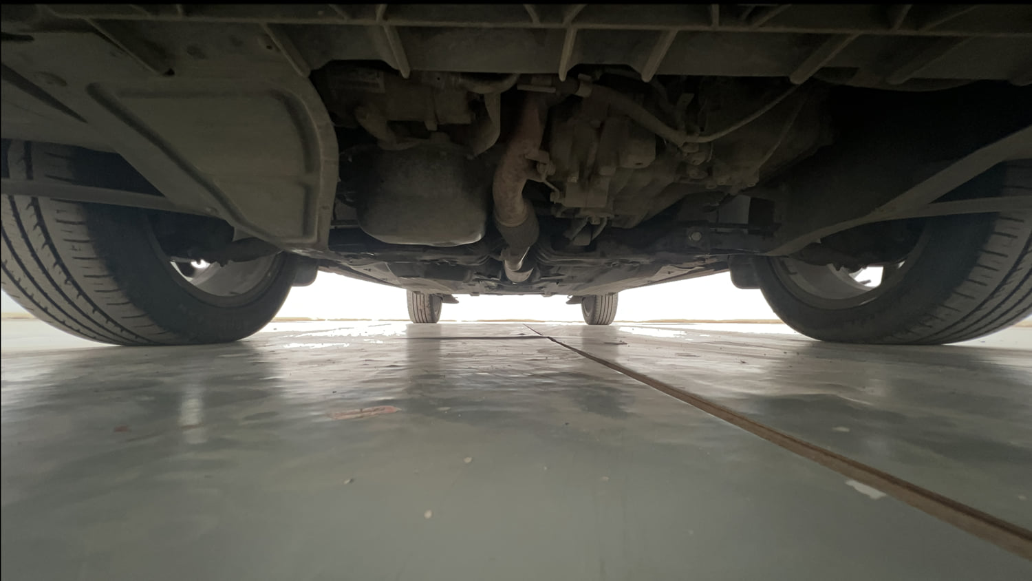 Used 2018 Volkswagen Ameo Highline1.2L Plus (P) 16 Alloy Petrol Manual extra FRONT LEFT UNDERBODY VIEW