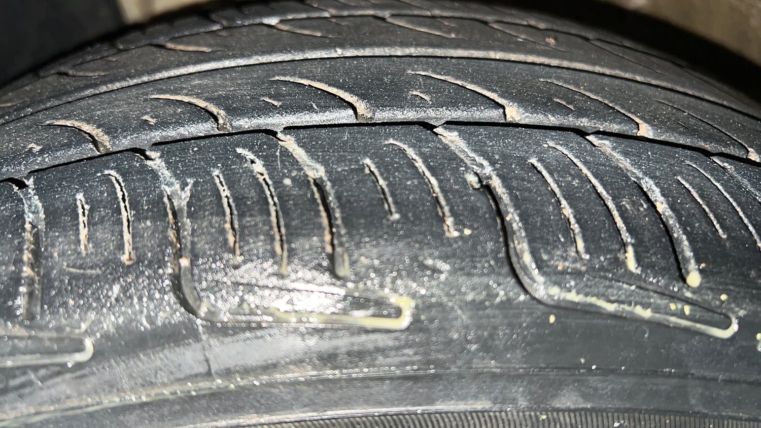 Used 2017 Maruti Suzuki Ignis Zeta 1.2 MT Petrol Manual tyres LEFT FRONT TYRE TREAD VIEW