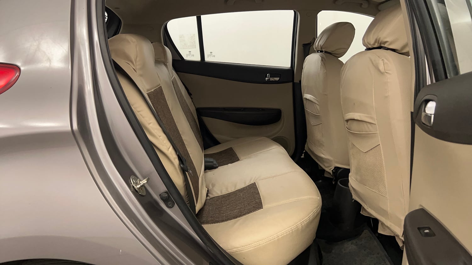 Used 2013 Hyundai i20 Magna 1.2 Petrol Manual interior RIGHT SIDE REAR DOOR CABIN VIEW