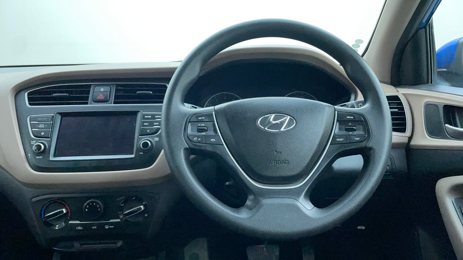 Used 2019 Hyundai Elite i20 Sportz Plus 1.2 CVT Petrol Automatic interior STEERING VIEW