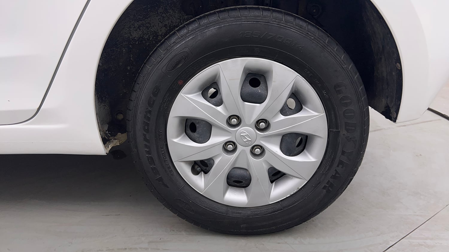 Used 2019 Hyundai Elite i20 Magna Plus 1.2 Petrol Manual tyres LEFT REAR TYRE RIM VIEW