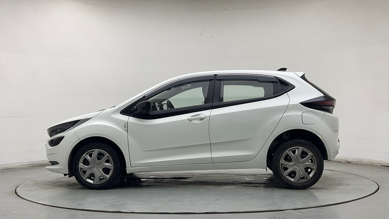 Used 2023 Tata Altroz XM (S) Petrol Petrol Manual exterior LEFT SIDE VIEW