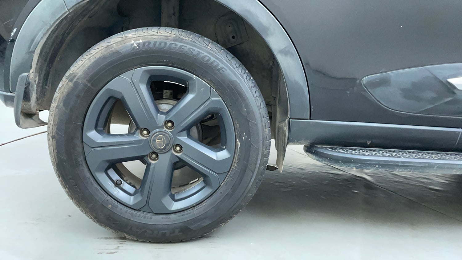 Used 2022 Tata Nexon XZA Plus (Premium) Dark Edition Petrol Automatic tyres RIGHT REAR TYRE RIM VIEW