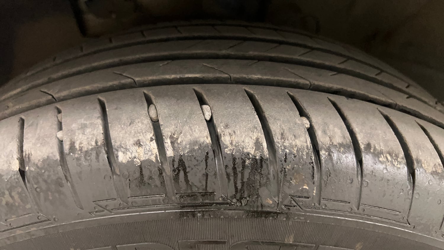 Used 2021 Hyundai Venue SX 1.0 Turbo Petrol Manual tyres LEFT FRONT TYRE TREAD VIEW