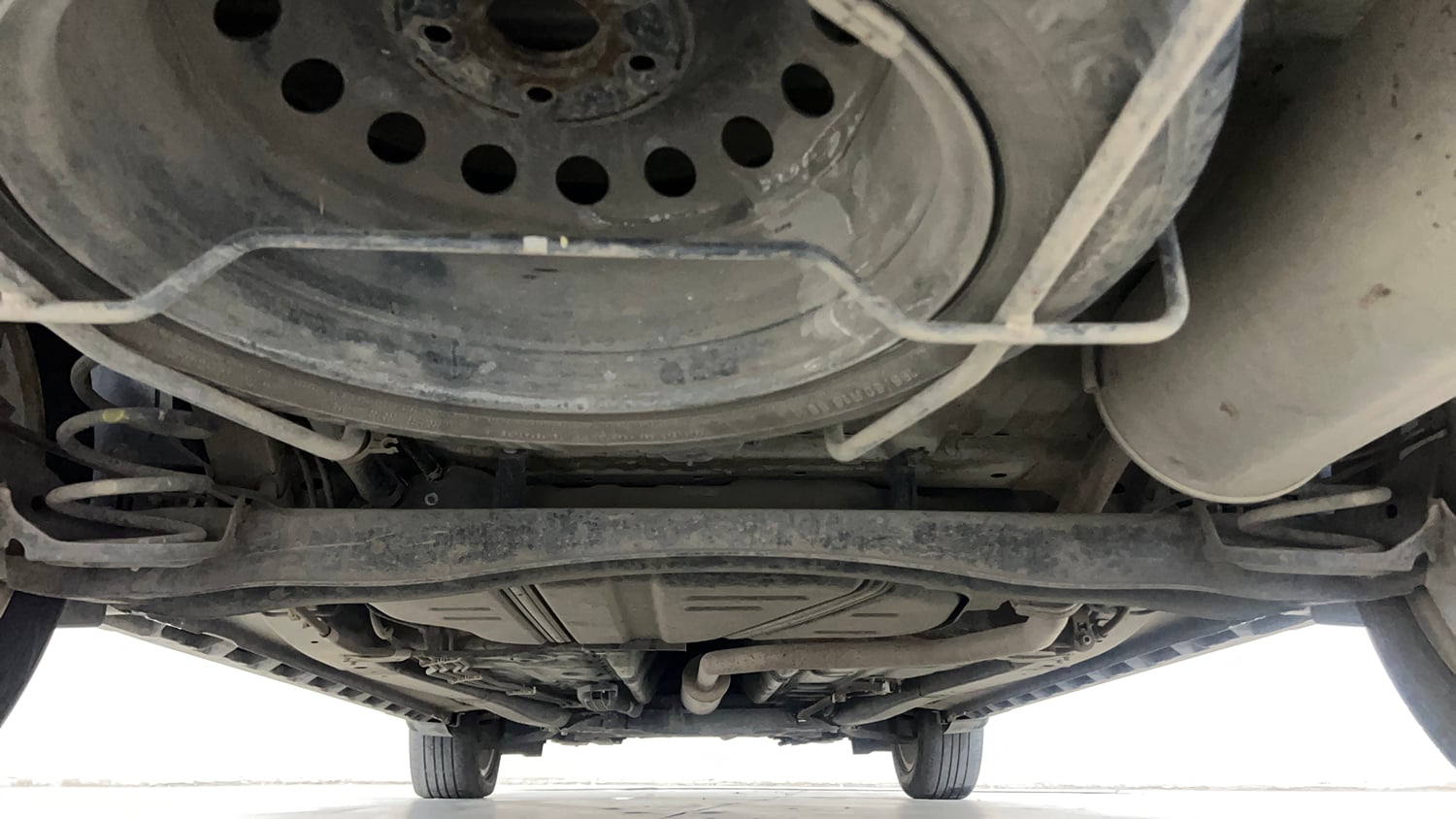 Used 2022 Maruti Suzuki XL6 Alpha MT Petrol Petrol Manual extra REAR UNDERBODY VIEW (TAKEN FROM REAR)