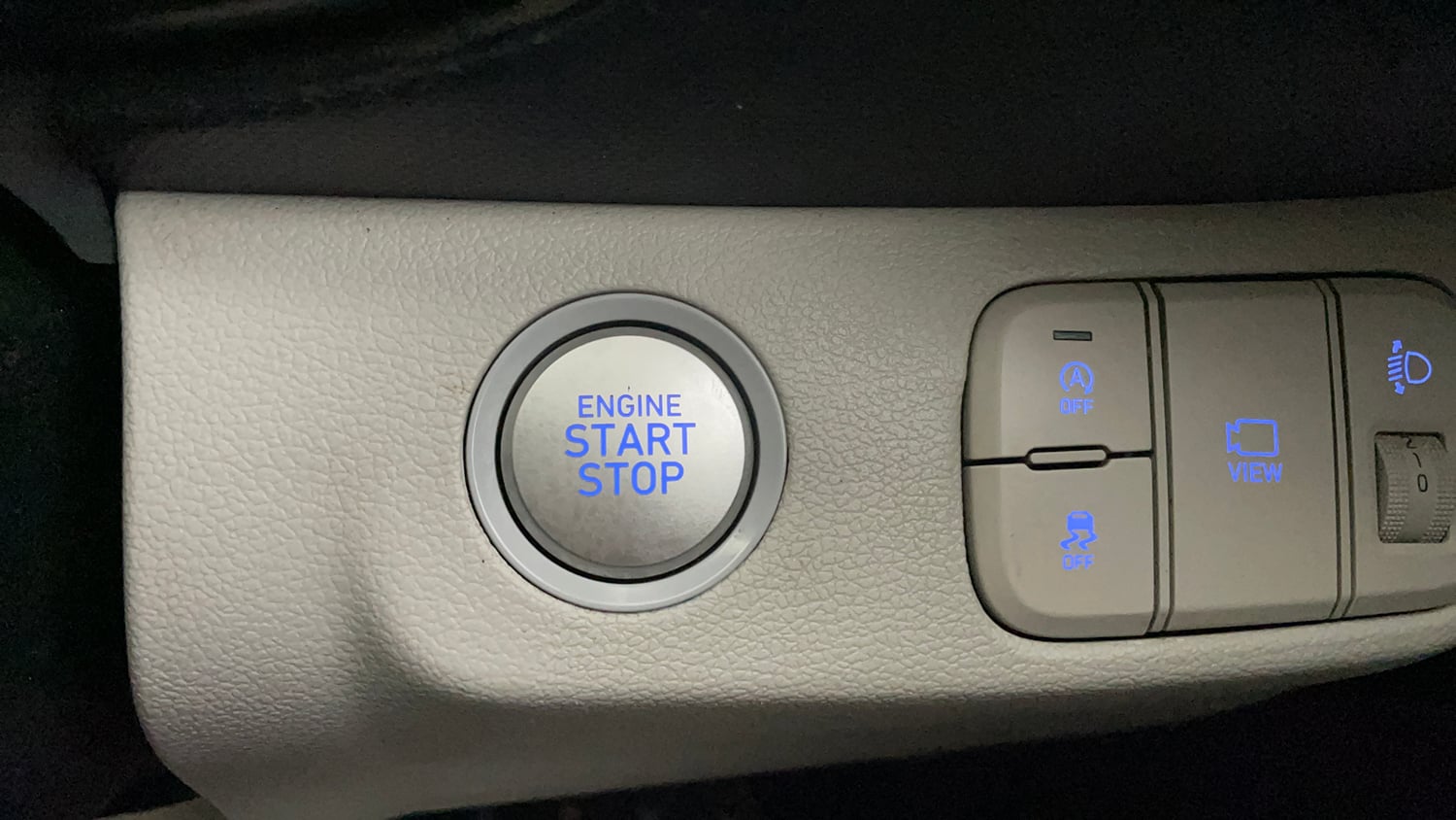 Used 2024 Hyundai Venue SX (O) 1.0 Turbo DCT Petrol Automatic top_features Keyless start