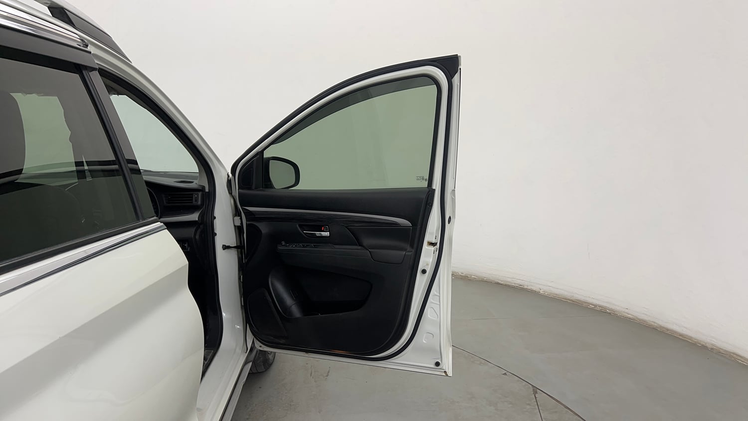 Used 2022 Maruti Suzuki XL6 Alpha MT Petrol Petrol Manual interior RIGHT FRONT DOOR OPEN VIEW