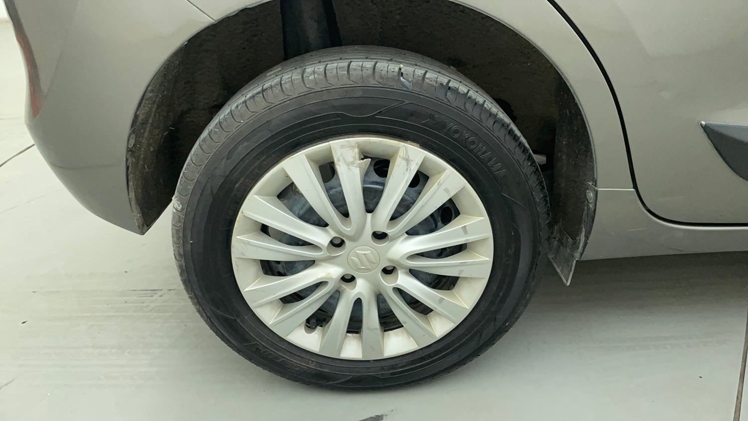 Used 2019 Maruti Suzuki Baleno Delta Petrol Manual tyres RIGHT REAR TYRE RIM VIEW