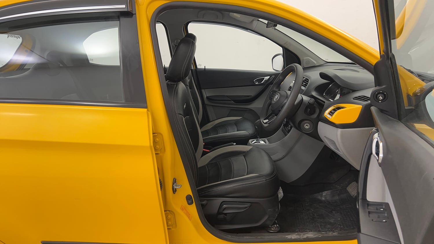 Used 2020 Tata Tiago XZA Plus Petrol Automatic interior RIGHT SIDE FRONT DOOR CABIN VIEW