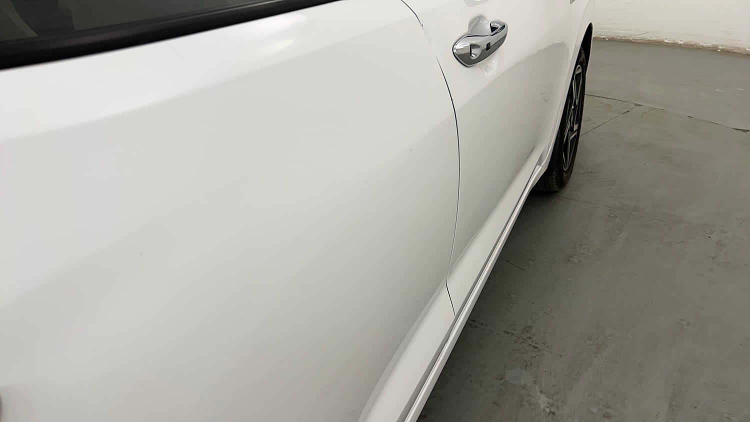 Used 2024 Hyundai Grand i10 Nios Asta 1.2 Kappa AMT Petrol Automatic dents MINOR SCRATCH