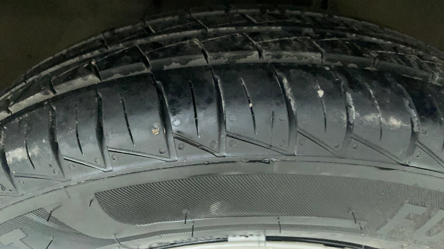 Used 2022 Maruti Suzuki Alto 800 VXi Petrol Manual tyres RIGHT FRONT TYRE TREAD VIEW