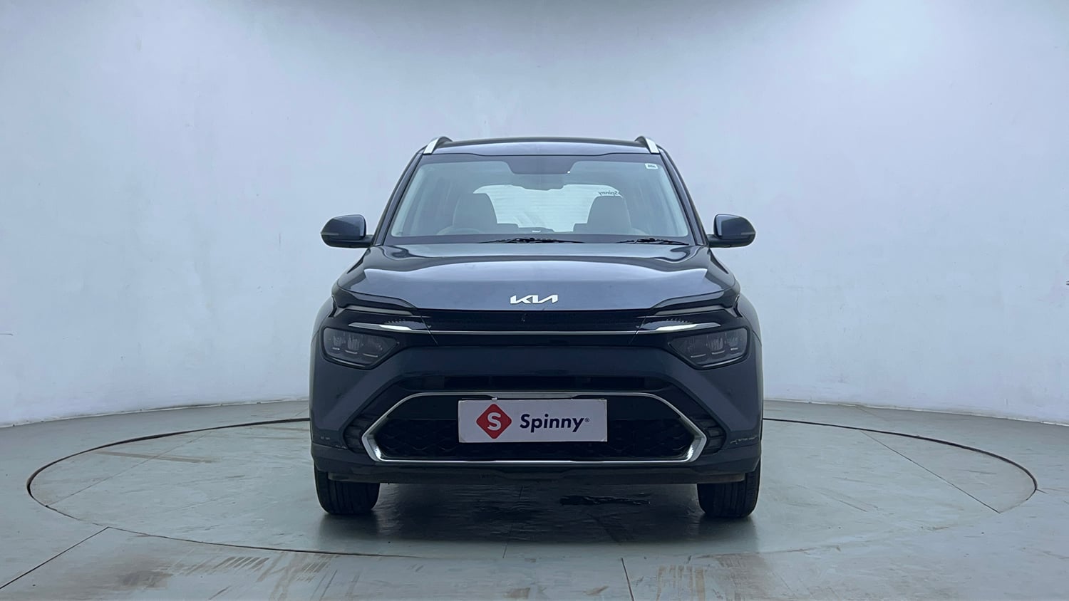 Used 2022 Kia Carens Luxury 1.4 Petrol 7 STR Petrol Manual exterior FRONT VIEW