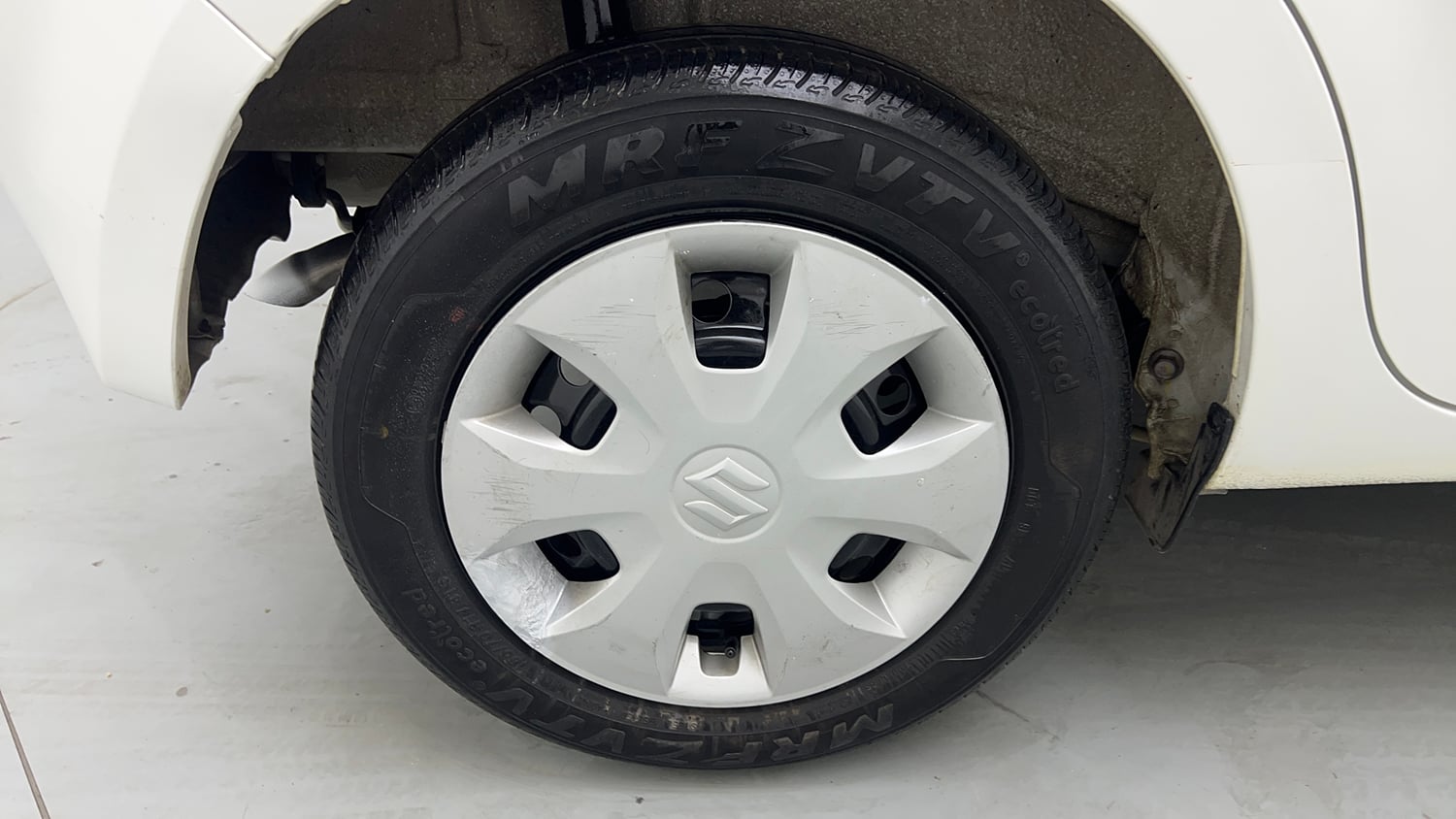 Used 2024 Maruti Suzuki Wagon R VXI 1.0 Petrol Manual tyres RIGHT REAR TYRE RIM VIEW