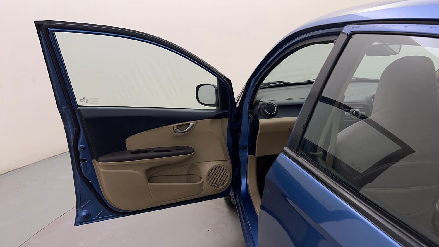 Used 2013 Honda Amaze 1.2 VX AT i-VTEC Petrol Automatic interior LEFT FRONT DOOR OPEN VIEW