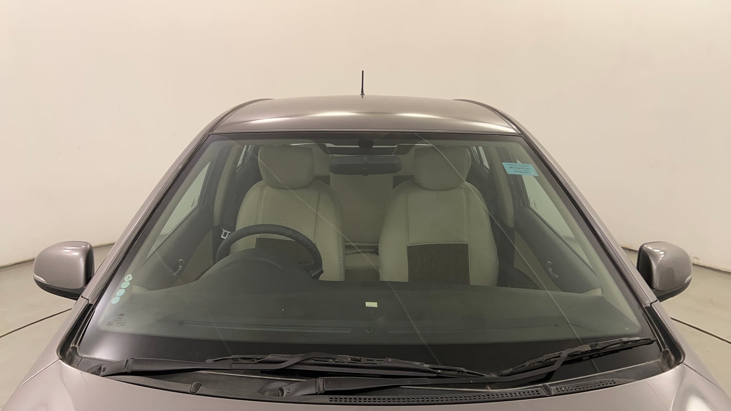 Used 2013 Hyundai i20 Magna 1.2 Petrol Manual exterior FRONT WINDSHIELD VIEW